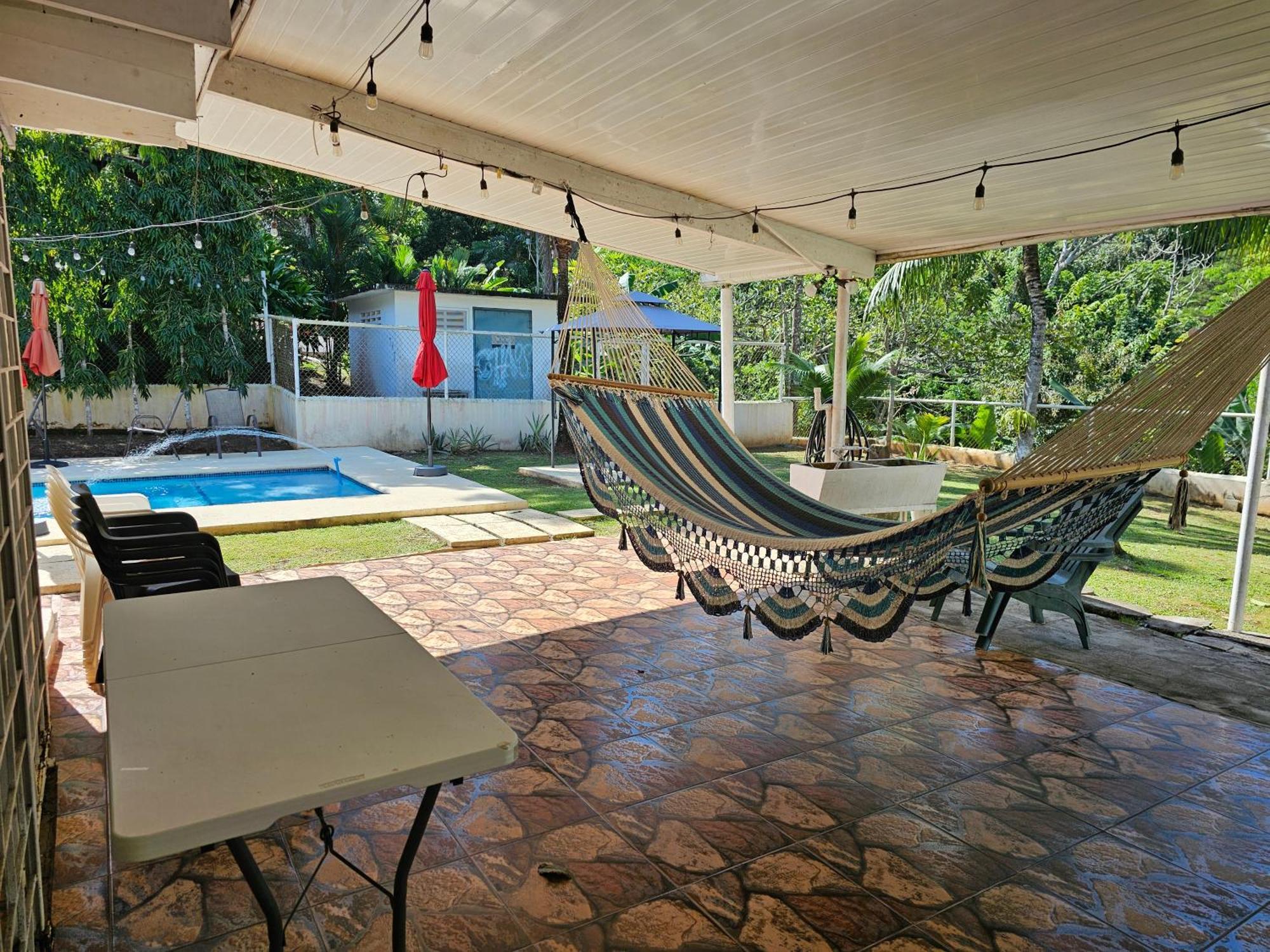 Oasis With Pool Near Canal Holiday home