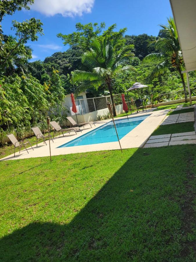 Hébergement de vacances Oasis With Pool Near Canal *