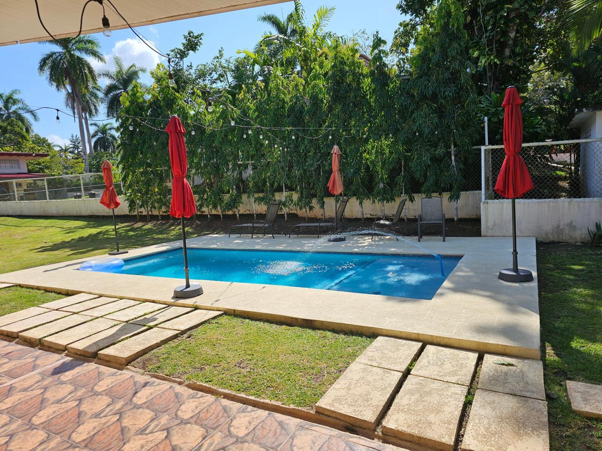 Hébergement de vacances Oasis With Pool Near Canal