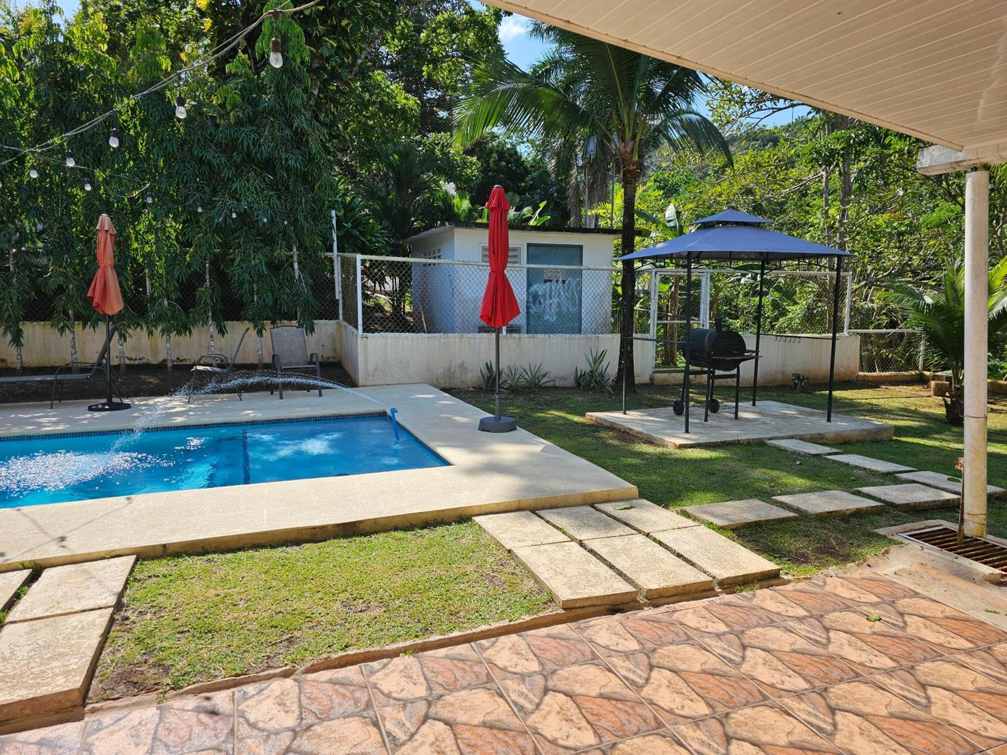 Oasis With Pool Near Canal *